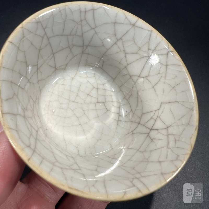 清 煨瓷青花山水人物纹杯一对 - 图14